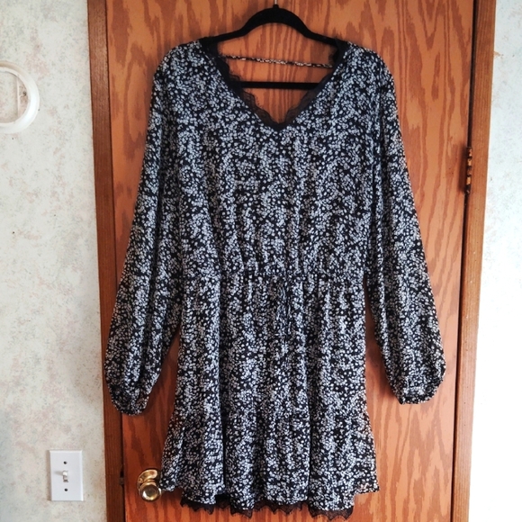 Maurices Black and White Floral Women's Dress - Picture 1 of 4